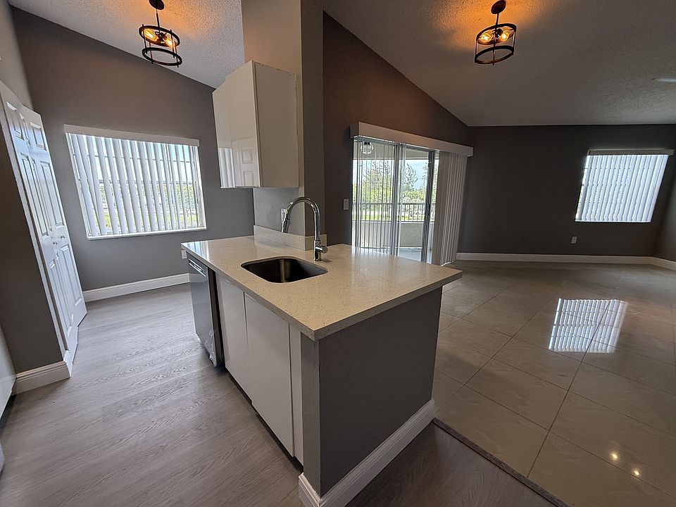 1st image of 2851 N Oakland Forest Dr APT 303