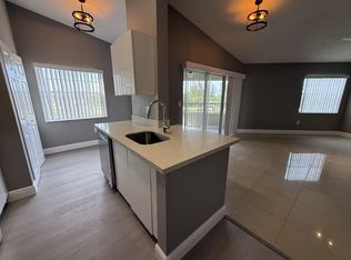 2851 N Oakland Forest Dr APT 303, Fort Lauderdale, FL 33309