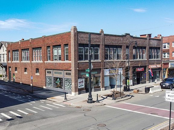 3rd image of 399 North St #401