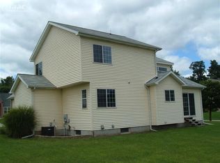 16413 Vintage Dr, Fenton, MI 48430