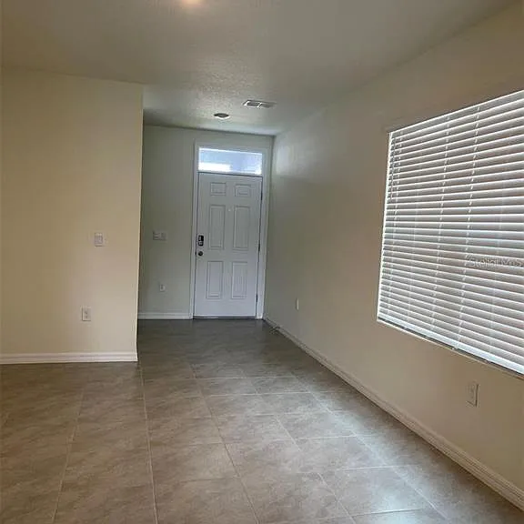 5526 Oxford Gray Rd — Photo 2