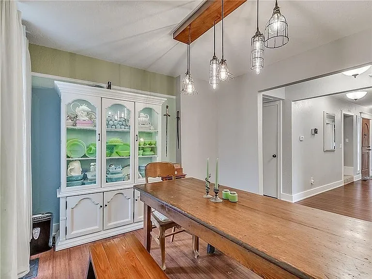 2104 Whiteoak Cir — Photo 12