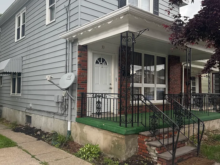 Front St — Photo 1