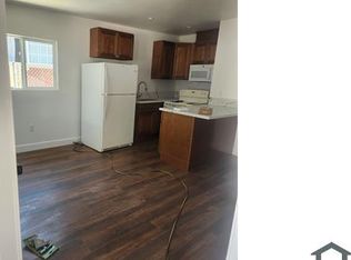 13536 1/2 Dyer St, Sylmar, CA 91342