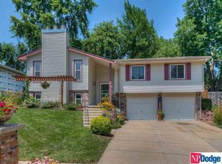 3724 Lawnwood Dr, Bellevue, NE 68123