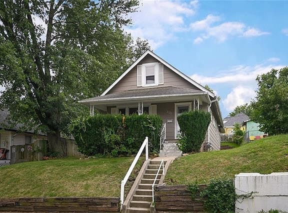 5th image of 3130 Felix St