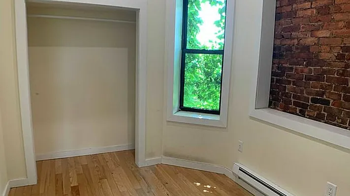 Rented by Nooklyn NYC LLC | media 28