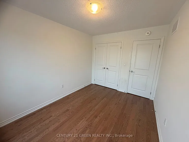6 Reigate Ave — Photo 16
