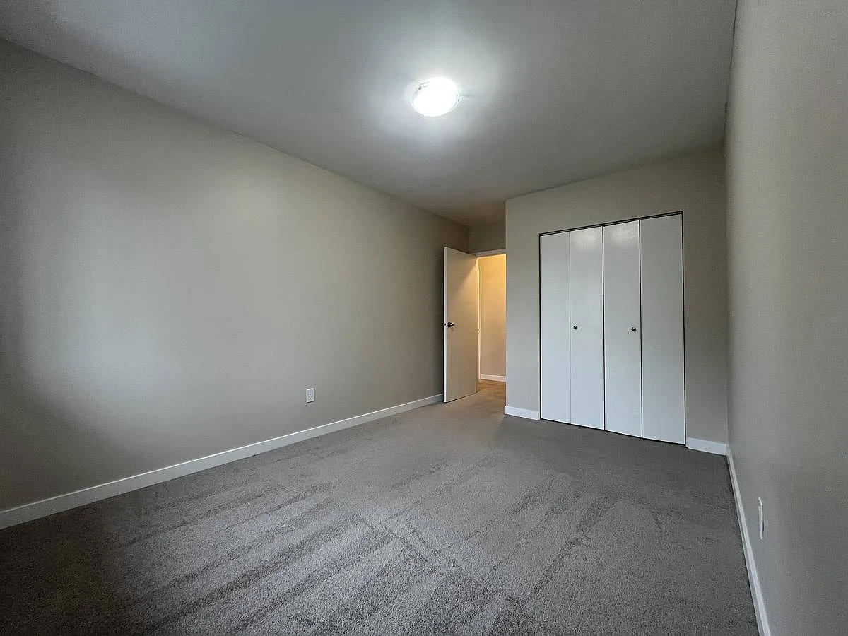 Braemar Court — Photo 3