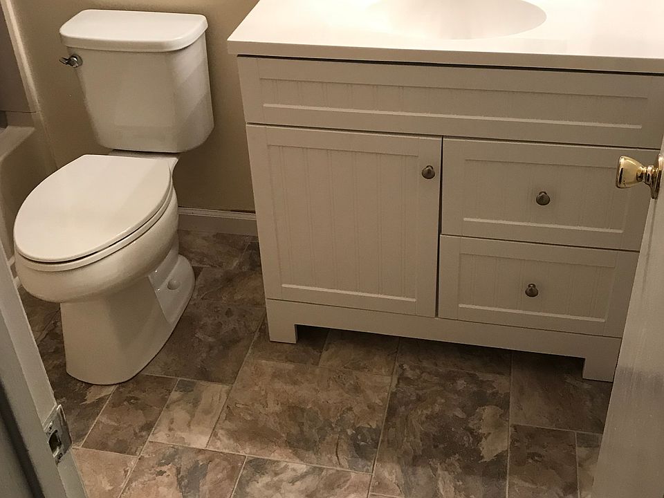 2nd image of 150 Lake Arrowhead Cir