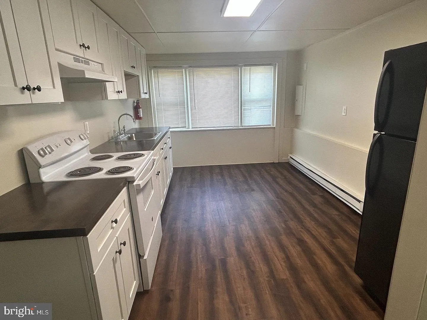 2 bed, 1.0 bath, $1,650 — Photo 4