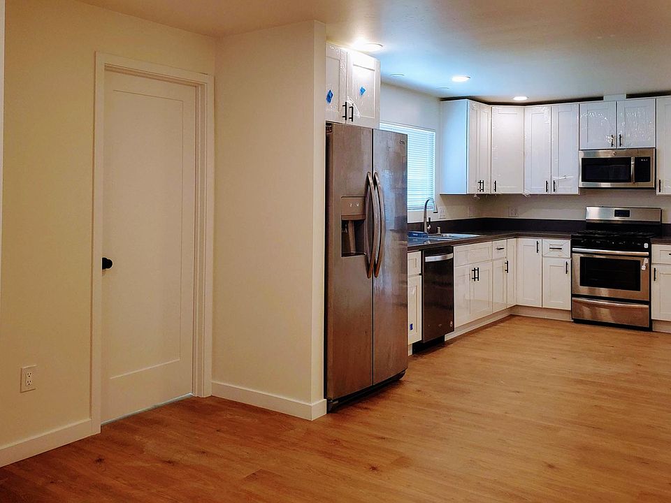 1st image of 812 W Washington Ave