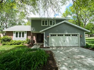 5401 Ashworth Rd, West Des Moines, IA 50266