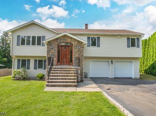 36 Bellows Ln, Montville Twp., NJ 07082