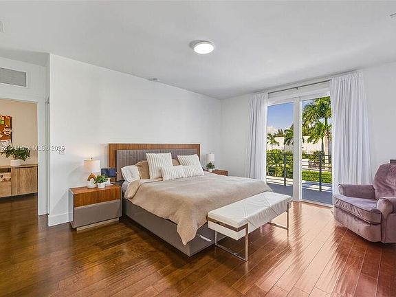 4th image of 10359 NW 67th Ter #10359