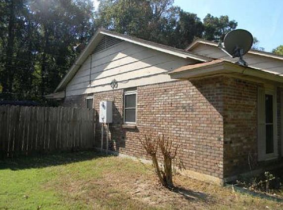 3rd image of 2008 Wellington Dr