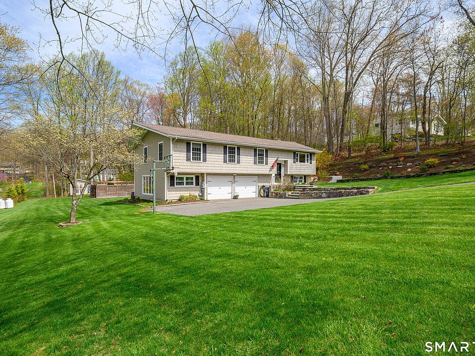 1st image of 18 Fleetwood Drive