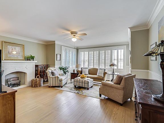 5th image of 421 S Kenilworth Ave APT 2N
