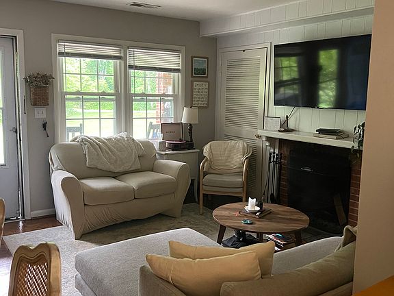 2nd image of 973 Allendale Dr #1B