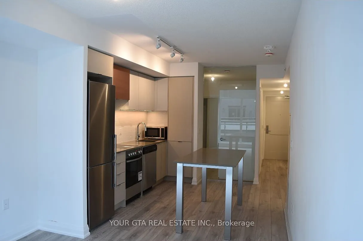 2 bed, $2,600 — Photo 4