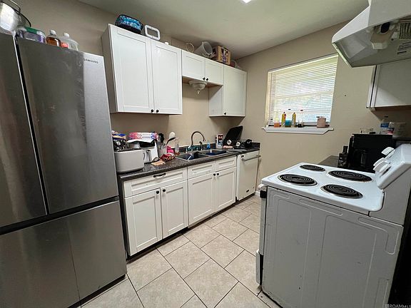 4th image of 16438 Vermillion Dr