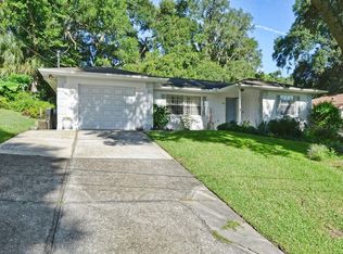 423 N Rossiter St, Mount Dora, FL 32757