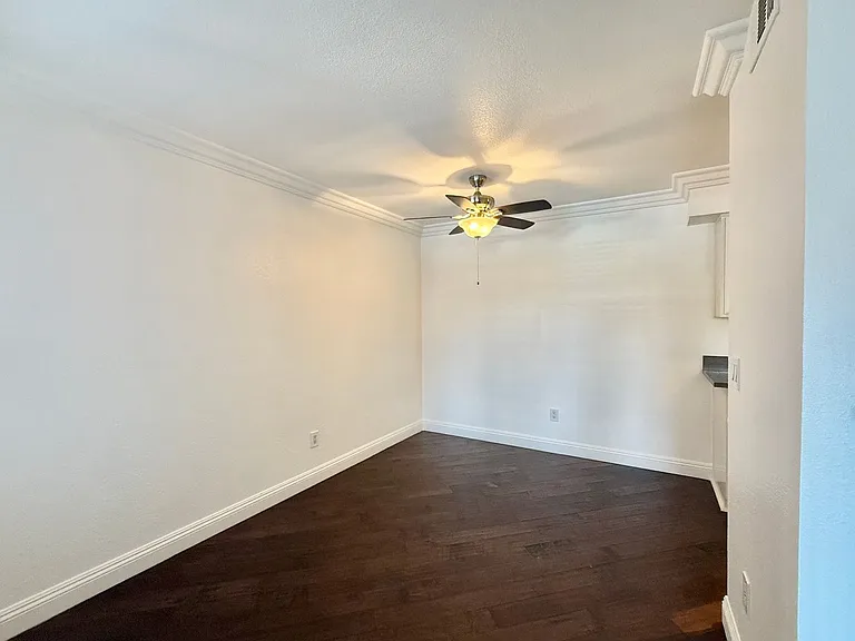 1150 N Buffalo Dr #2011 — Photo 5