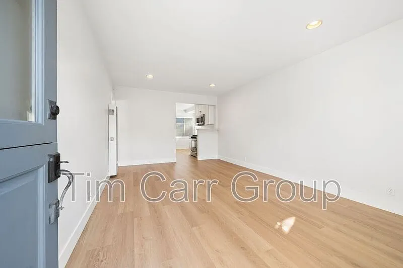 2 bed, 1.0 bath, 765 sqft, $3,995 — Photo 2