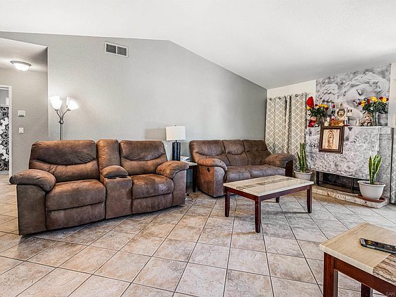 4th image of 2790 Dalisay St