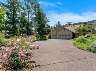 8280 Oakmont Drive, Santa Rosa, CA 95409