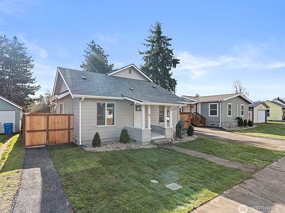 3rd image of 1110 W Walnut