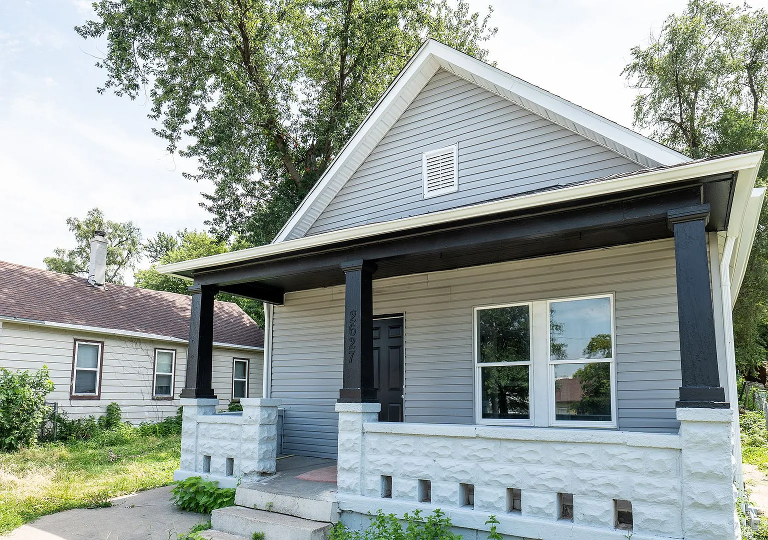Cozy 2 Bedroom Home in South Omaha! — Photo 1