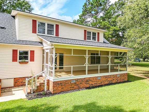 2nd image of 1459 Tennis Ln