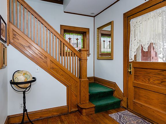 3rd image of 605 Circle Ave