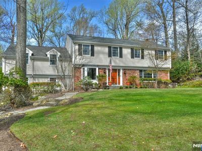 43 Anona Dr, Upper Saddle River, NJ, 07458