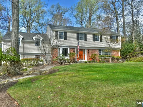 43 Anona Dr, Upper Saddle River, NJ 07458