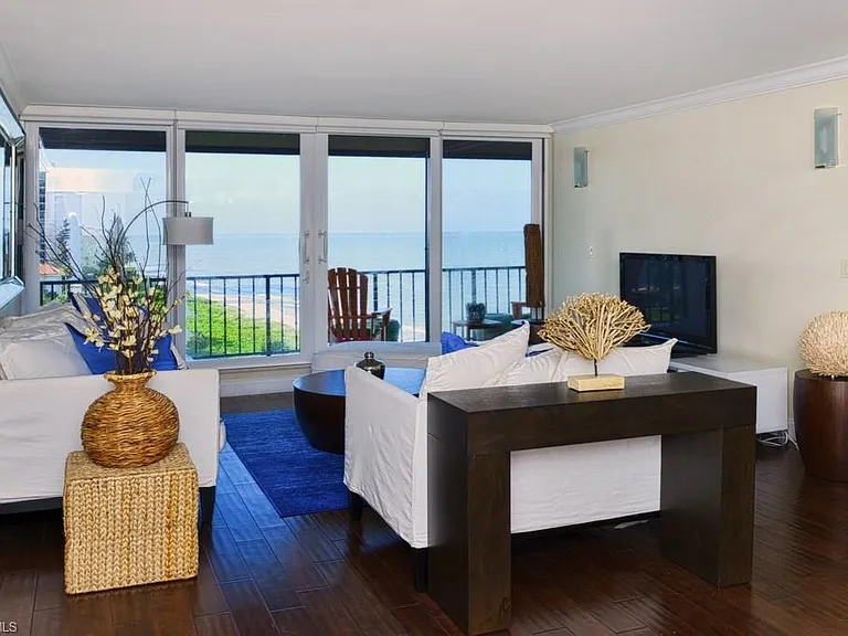 4001 Gulf Shore Blvd N #707 — Photo 3