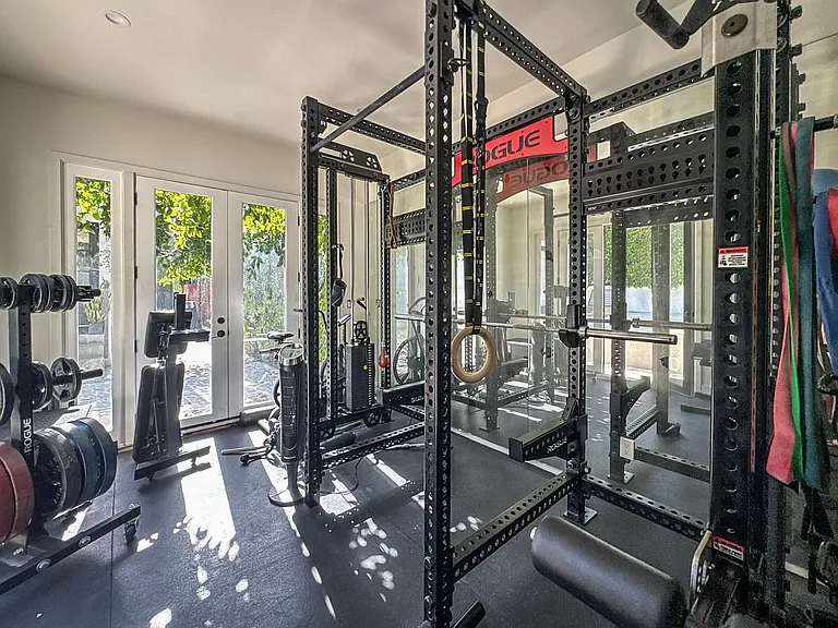 345 Westbourne Dr — Photo 31