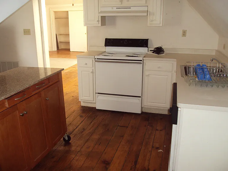 737 East Ave #11 — Photo 5