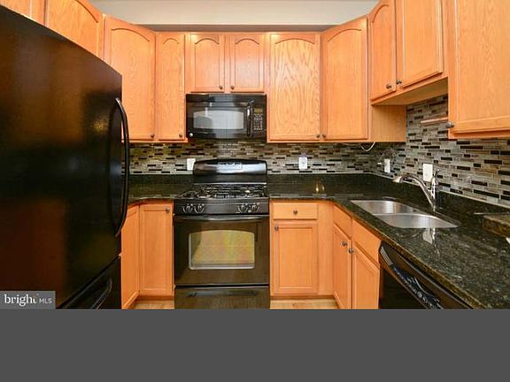 4th image of 2284 Margraf Cir