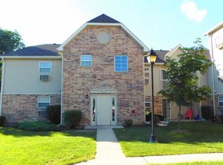 1490 Spring Brook Ct UNIT 1B, Round Lake Beach, IL 60073