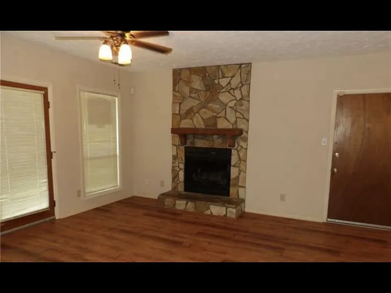 1901 Tryon Dr #4 — Photo 9