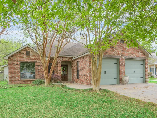 109 Briar Green Dr, Youngsville, LA 70592