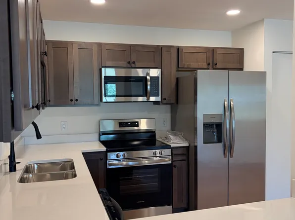 101 Ontario Ave, Oostburg, WI