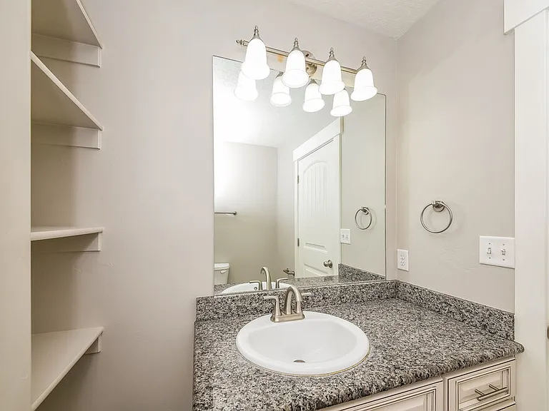 1791 E Tumwater Ln — Photo 15
