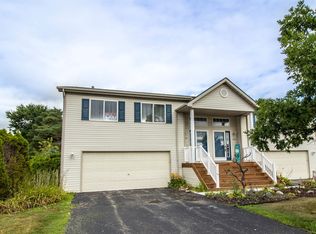 9362 Lake Park Dr, Grand Blanc, MI 48439