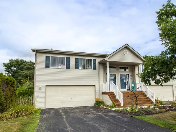 9362 Lake Park Dr, Grand Blanc, MI 48439