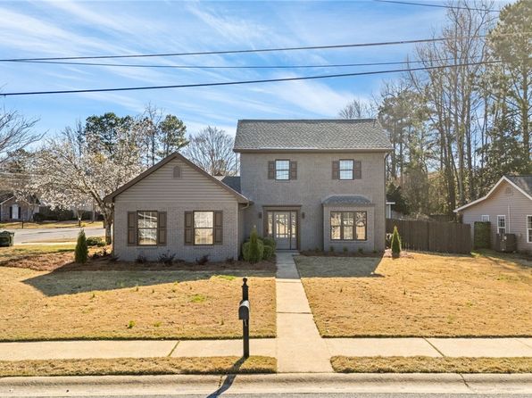 859 Dekalb St, Auburn, AL 36830