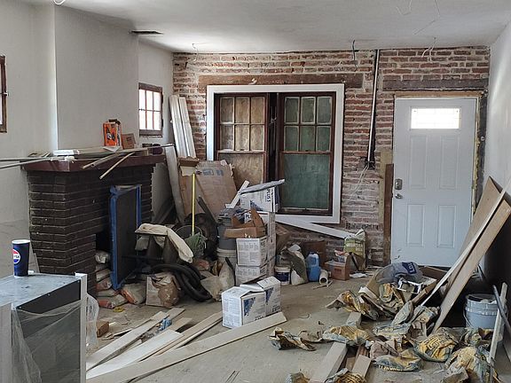 3rd image of 1469 Bryden Rd