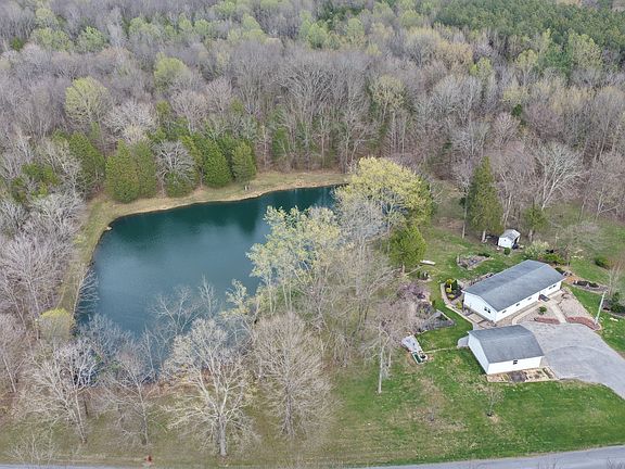 2nd image of 305 Campers Ln